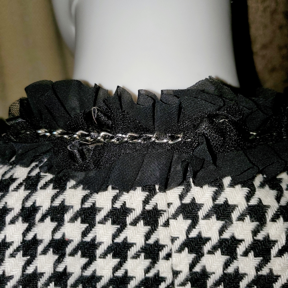 🖤NWT Black & White Houndstooth Suit w/ Black Lace & Chain Trim by WHBM🖤 - Picture 4 of 5